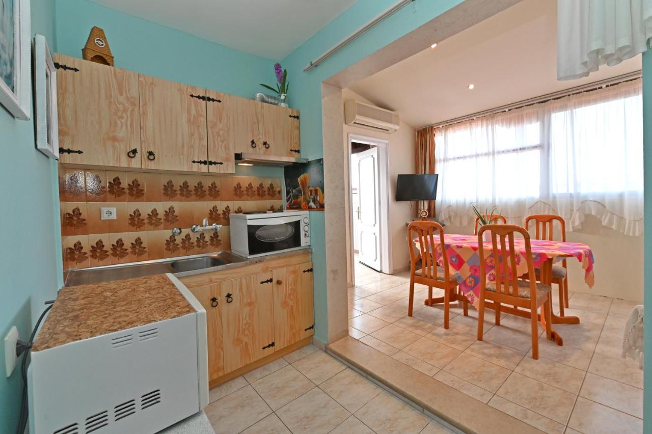 Dionisos Palms Apartments Paralia Dionisiou Exterior foto