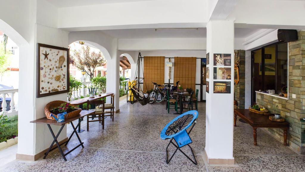 Dionisos Palms Apartments Paralia Dionisiou Exterior foto