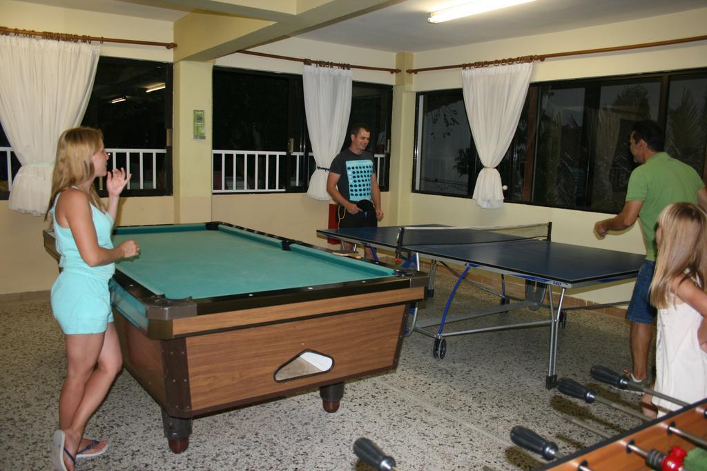 Dionisos Palms Apartments Paralia Dionisiou Exterior foto